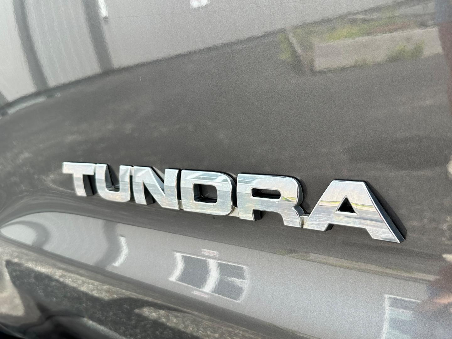 2011 Gray /Black Toyota Tundra SR5 (5TFUM5F12BX) with an 4.6L V8 engine, 6-speed automatic transmission, located at 11115 Chardon Rd. , Chardon, OH, 44024, (440) 214-9705, 41.580246, -81.241943 - Photo#12